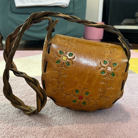Vtg 70s Tooled Thick Stitch Flower Leather Braided Painted Bohemian Shoulder Bag - Picture 2 of 16